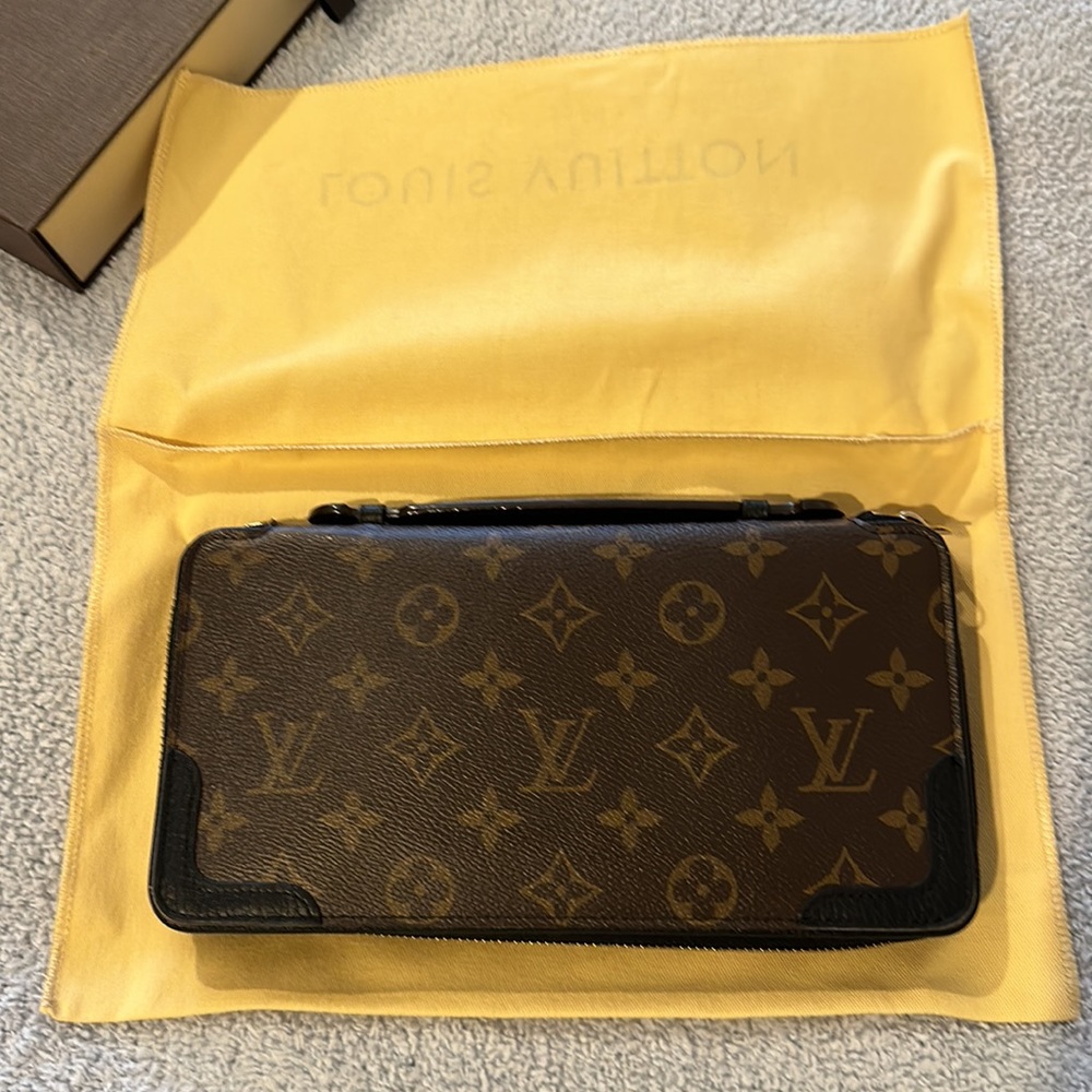 Authentic LOUIS VUITTON Monogram Organizer De Voyage Travel Case with black trim
